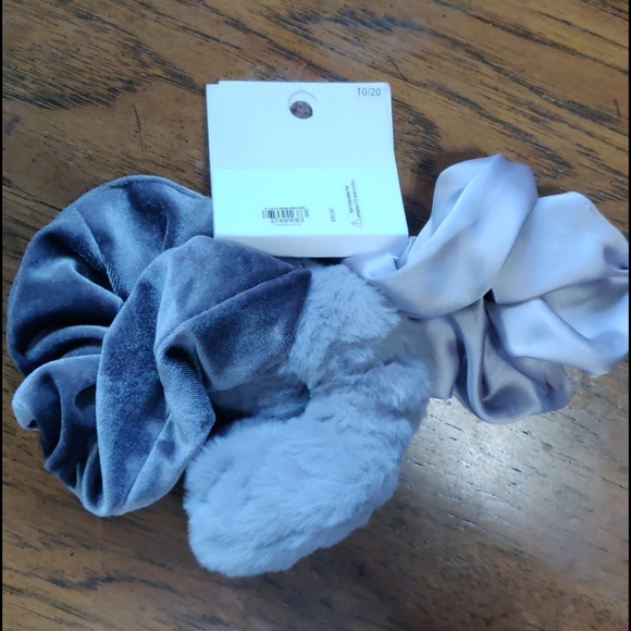 NWT 3 pack of multi-fabric scrunchies - Picture 2 of 2